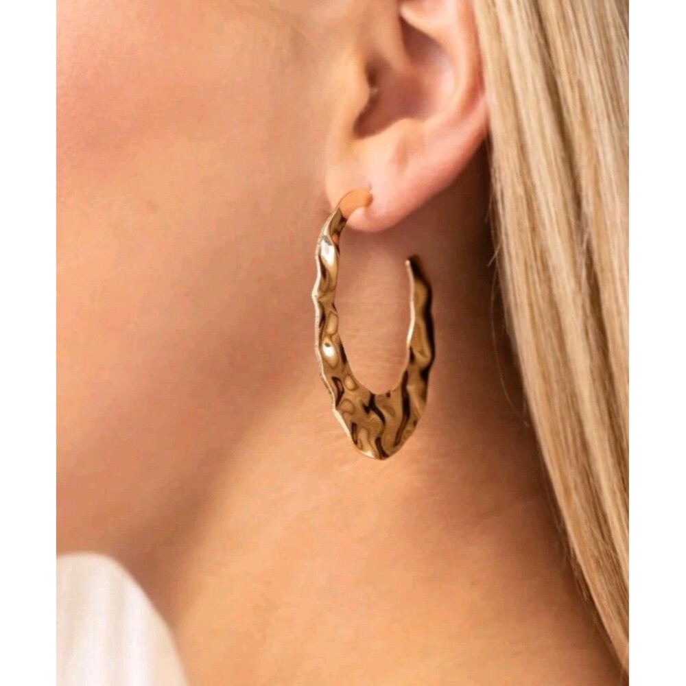 Paparazzi Make a Ripple Gold Earrings Hammered Textured Hoop Post P5HO-GDXX-268X